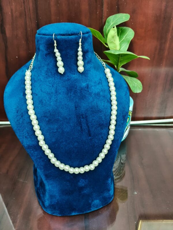 White pearl silver  jewellery set